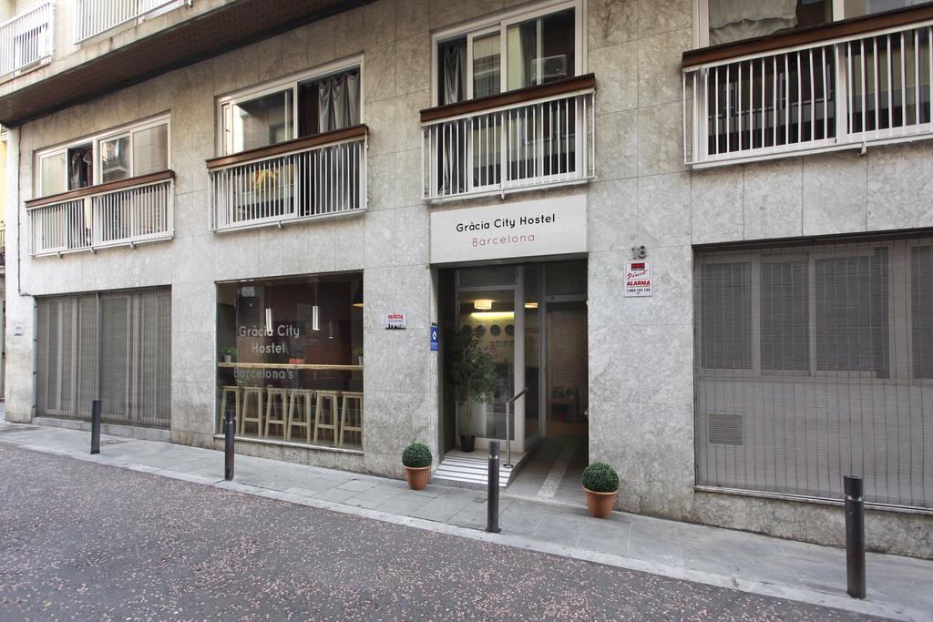 Gracia City Hostel Barcelona Kültér fotó The headquarters of the Spanish Royal Academy of Music, in Madrid.