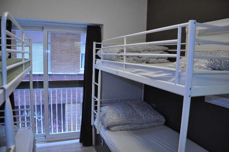 Gracia City Hostel Barcelona Kültér fotó A bunk bed